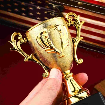 Mini Aukso Apdovanojimą Trofėjus Plastiko Apdovanoti Prizais Žaislus, Kurių Pagrindą Darželio Mokyklos Sporto Studijų Konkursų Nugalėtojas Nuotrauka 2